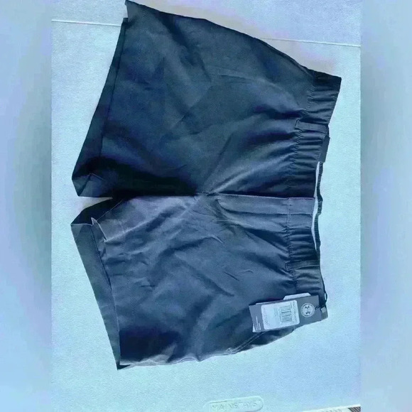 Under Armour Pants - Under armour heat gear shorts NWT size 8 2016